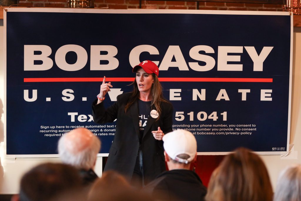 6L2A5220 - Bucks County Beacon - Senator Bob Casey Makes Last Stop in Bucks County Before Election Day