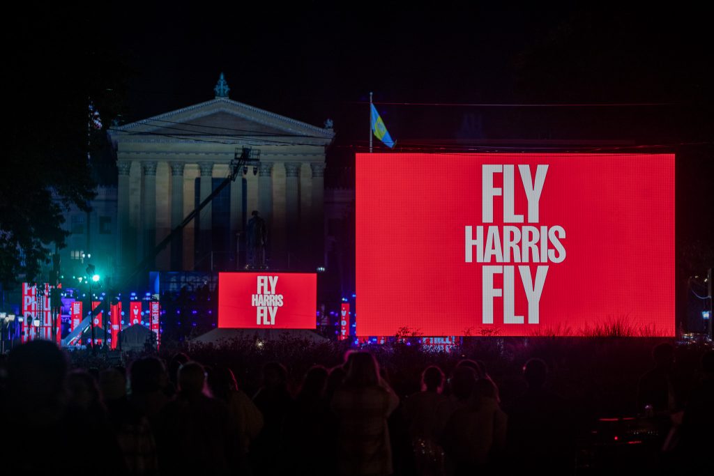 Kamala Rally Philadelphia 11 4 246 - Bucks County Beacon - Photo Essay: Kamala Harris Makes Final Plea to Voters on the Steps of the Philadelphia Art Museum