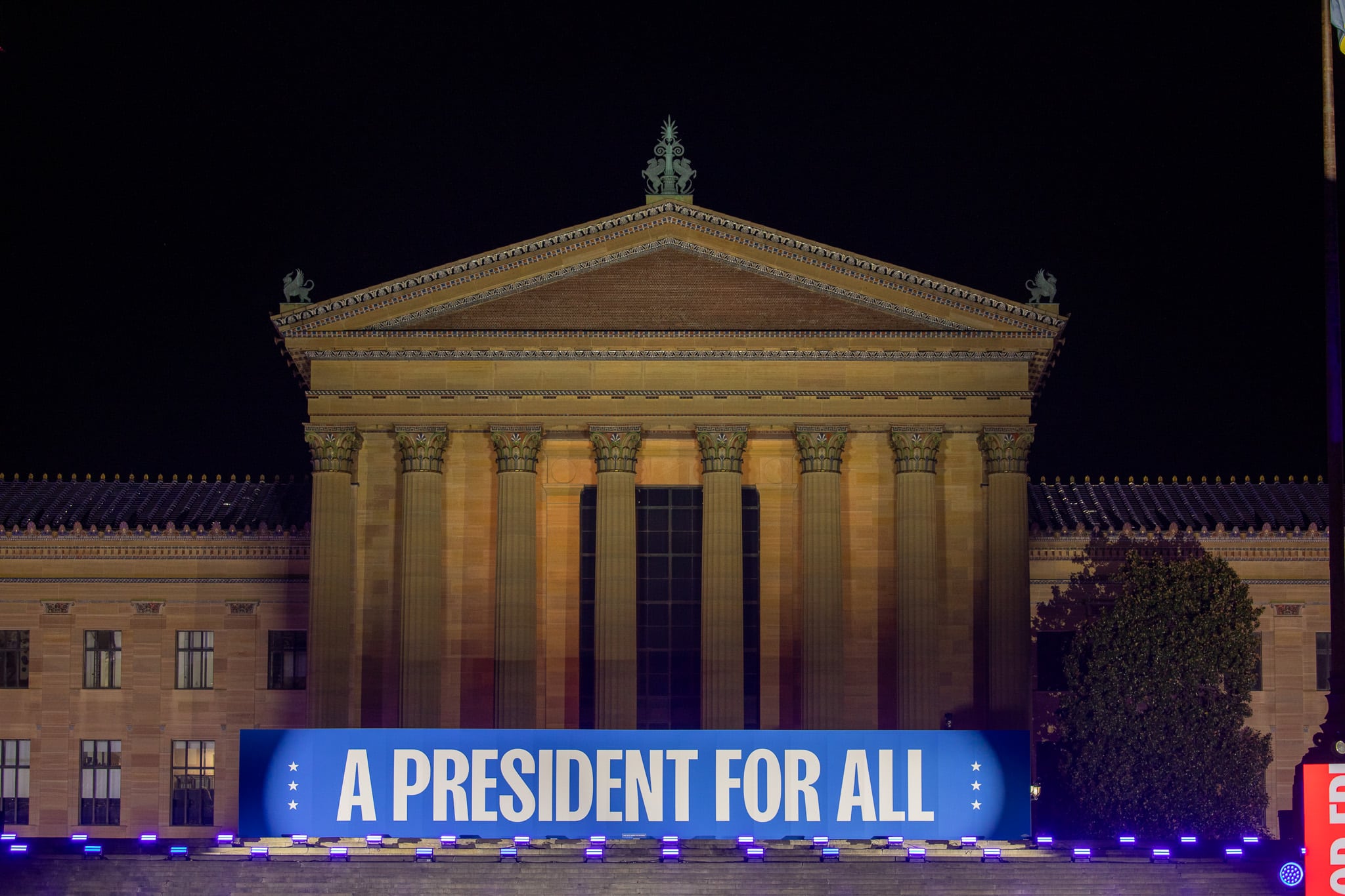 Photo Essay: Kamala Harris Makes Final Plea to Voters on the Steps of ...