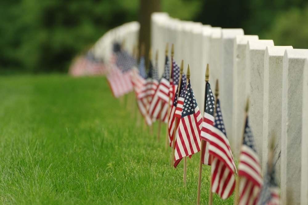Arlington cemetary - Bucks County Beacon - OPINION: Memorial Day 2025 – Donald Trump Is Betraying Our Heroes