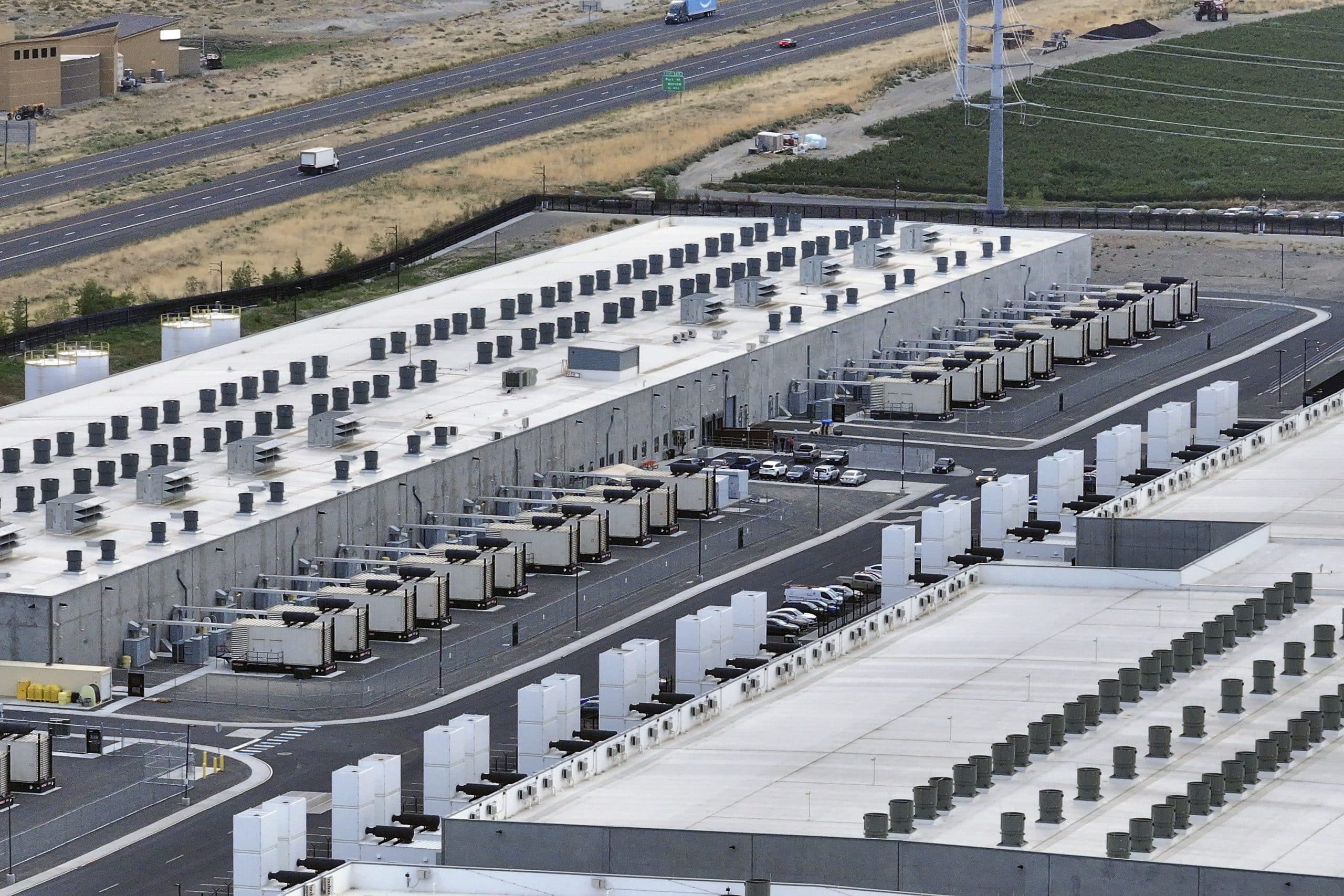 Amazon Data Center Oregon scaled - Bucks County Beacon - Pennsylvania Community Groups Urge Officials to Restrict Data Center Development