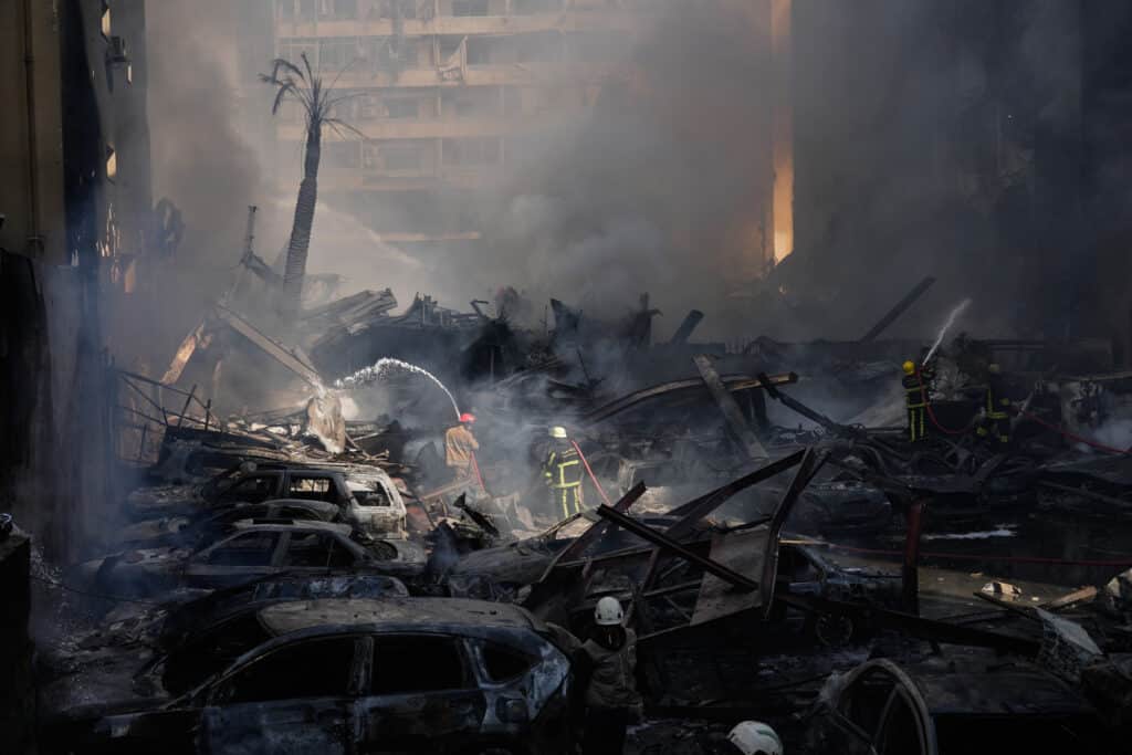 Israel Bombs Beirut2 - Bucks County Beacon - AP Reporter Describes Intense Israeli Attacks That Devastated Beirut