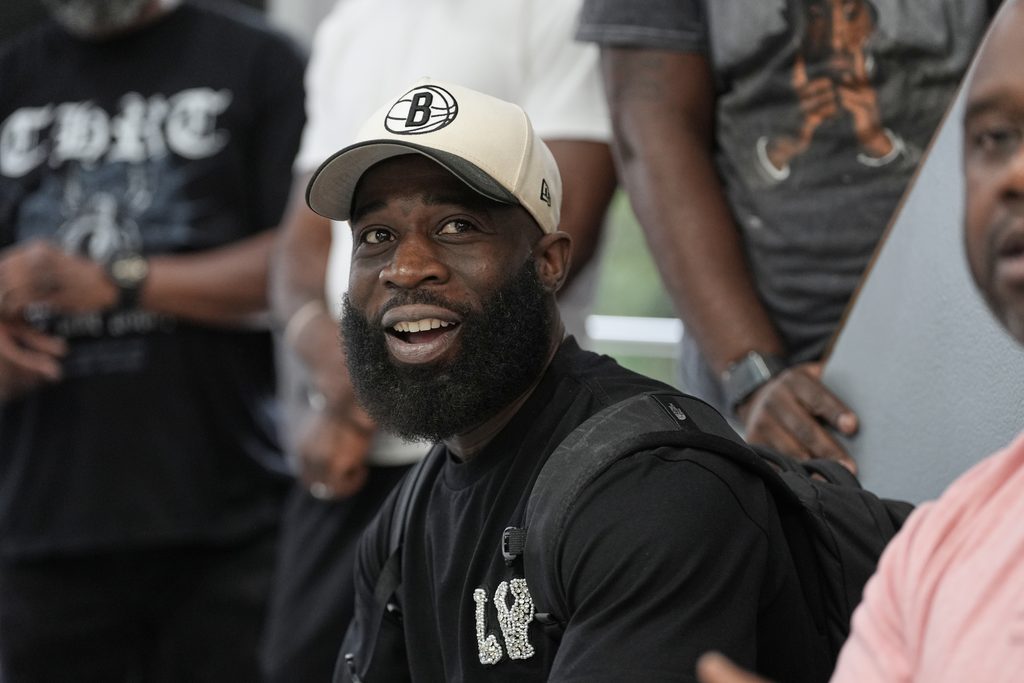 Philly Barbershop Politics 2 - Bucks County Beacon - Inside a Philadelphia Barbershop, Black Men Debate Their Political Past and Future