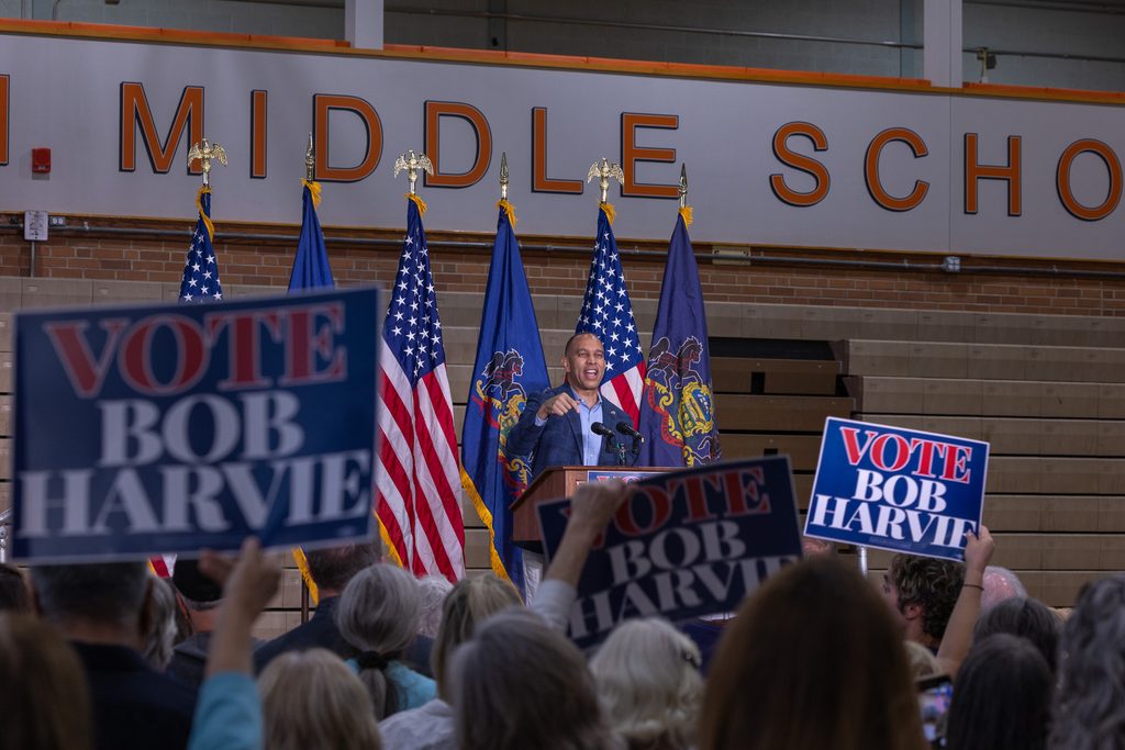 Democrat House Leader Jeffries - Bucks County Beacon - Governor Josh Shapiro, Representatives Madeleine Dean and Hakeem Jeffries Headline Bucks County Rally for Bob Harvie